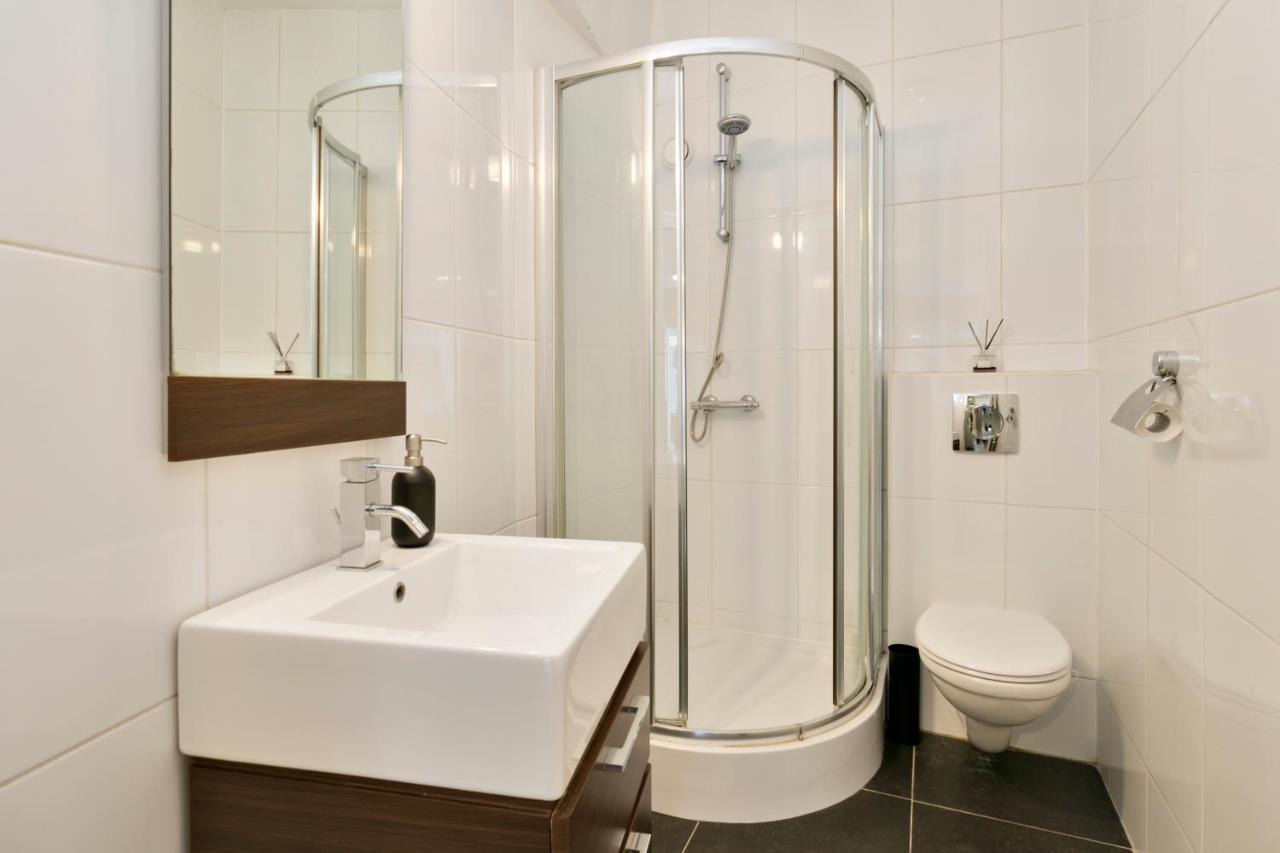 Studio In City Center With Terrace, Netflix - Wifi Antwerpen Bagian luar foto